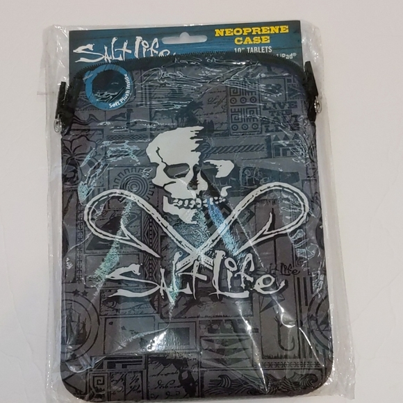 NWT Salt Life Neoprene 10" Case for Tablets/iPads w/Skull & Hooks - Picture 1 of 7